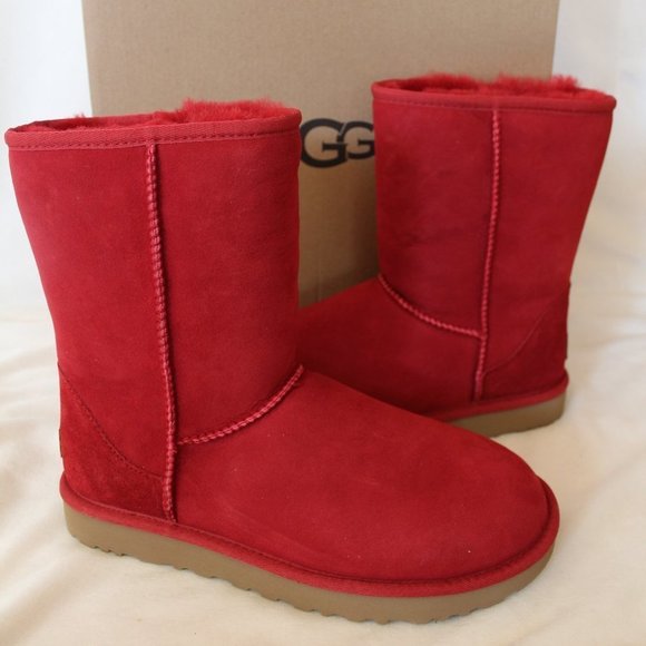 NIB UGG WOMEN'S CLASSIC SHORT WATER RESISTANT SUUEDE‎ SHEARLING BOOTS RED - Picture 1 of 10